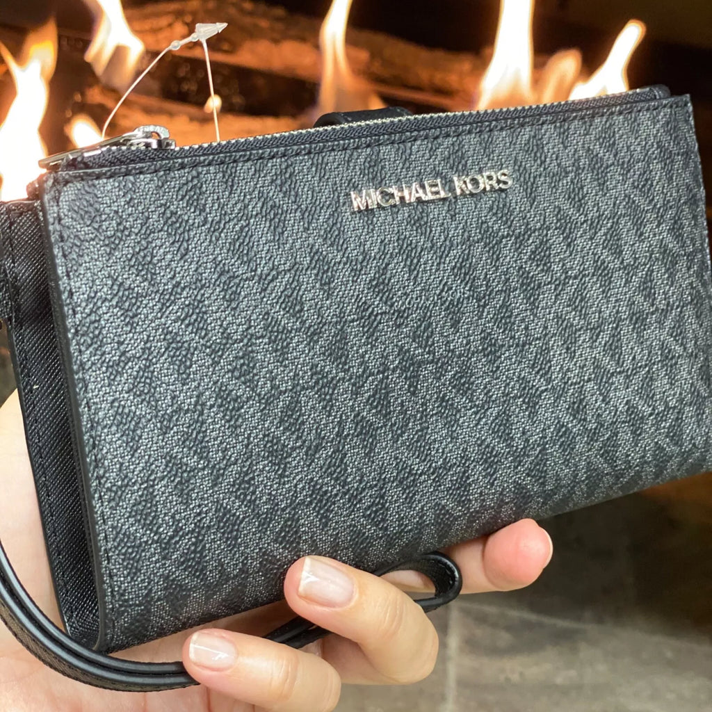 Jet Set Travel Double Zip Wristlet — Black