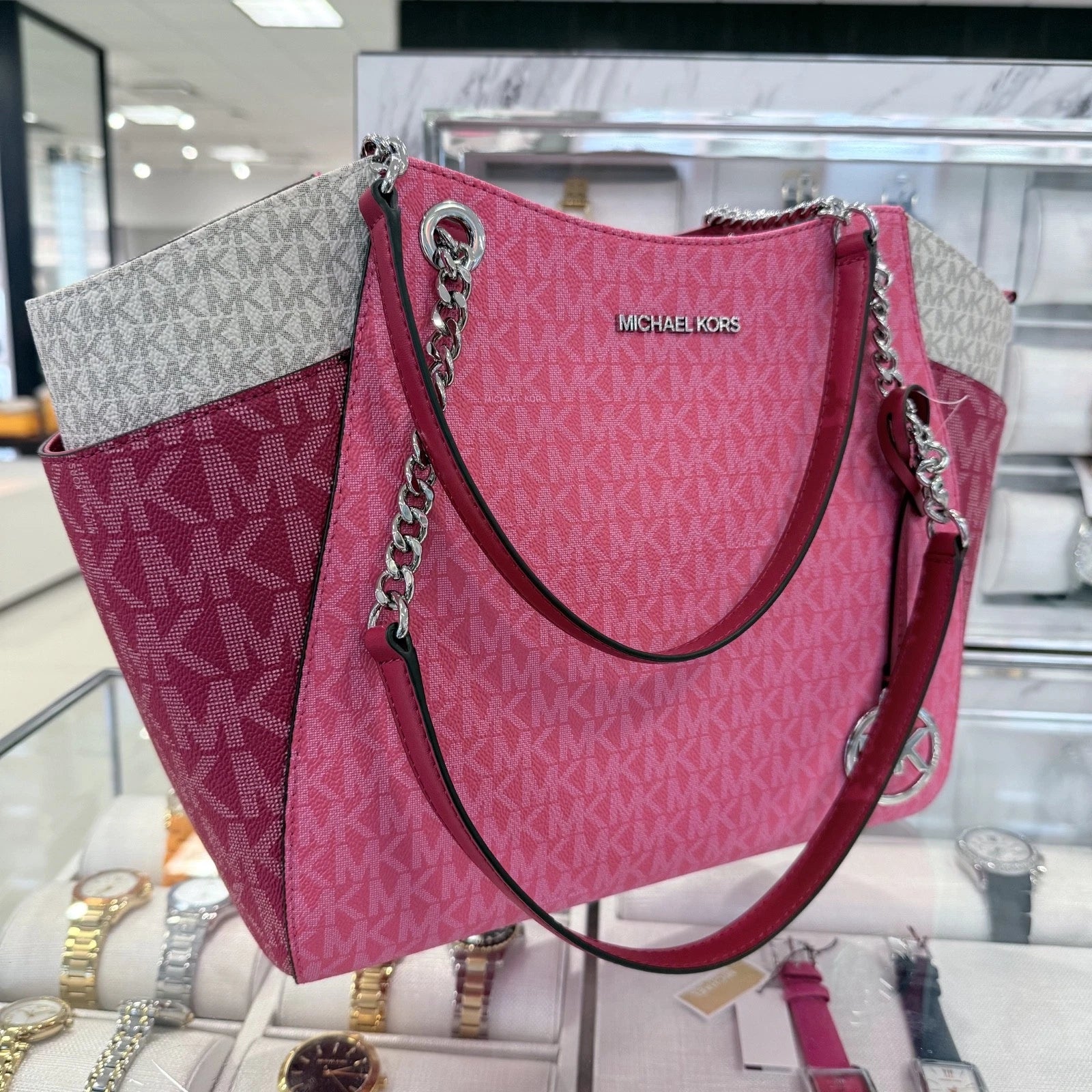 Jet Set Travel Large Chain Tote — Dark Raspberry