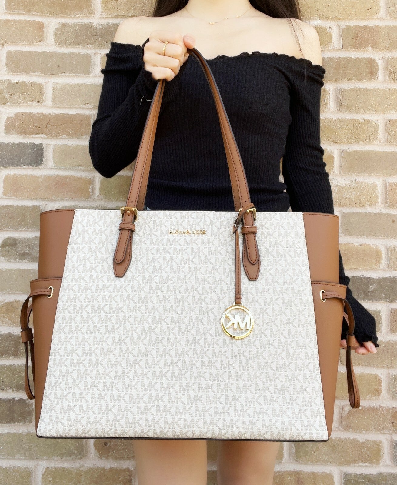 Michael Kors Gilly Jet Set Travel Large Drawstring Top Zip Tote Signature MK