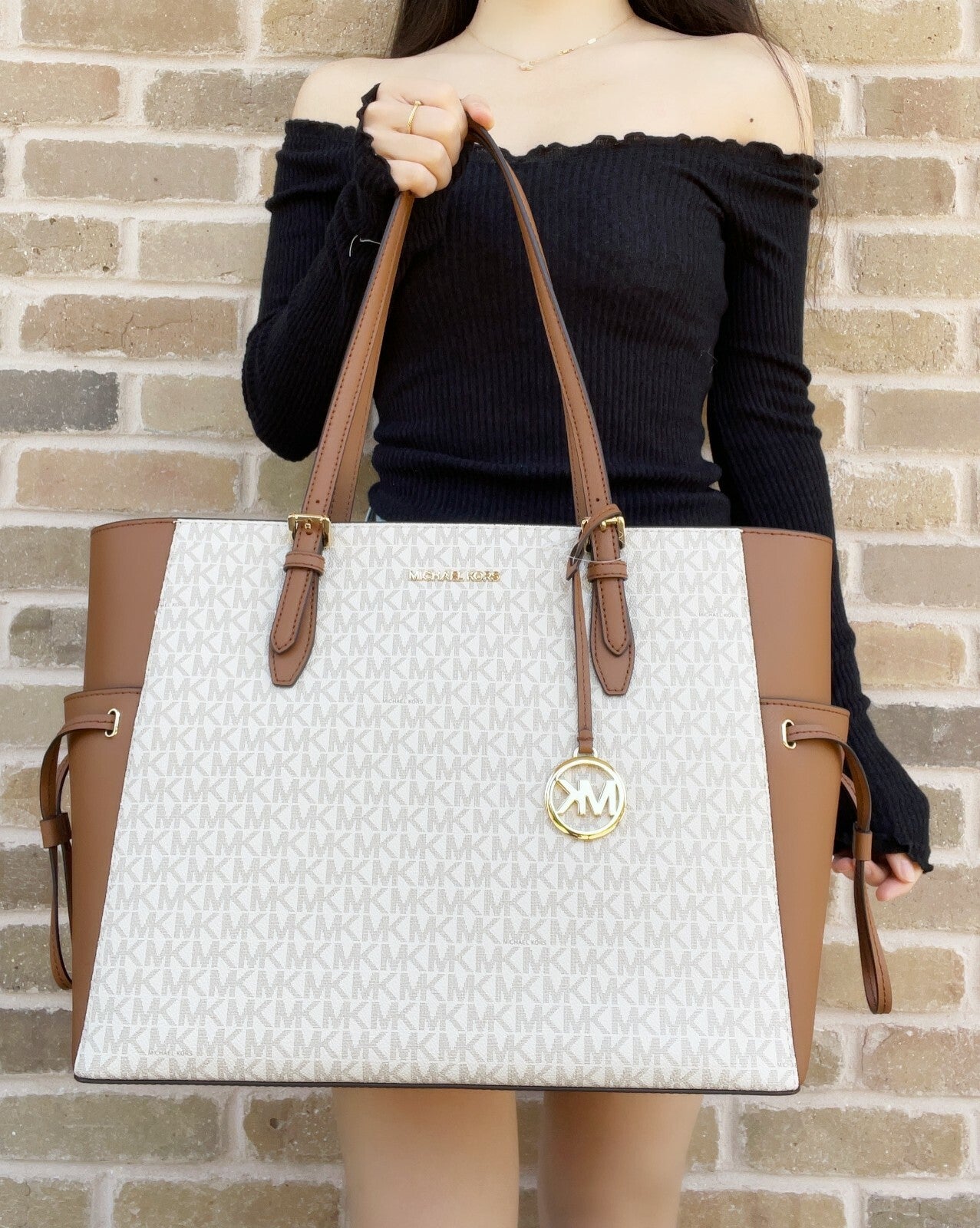 Michael Kors Gilly Jet Set Travel Large Drawstring Top Zip Tote Signature MK