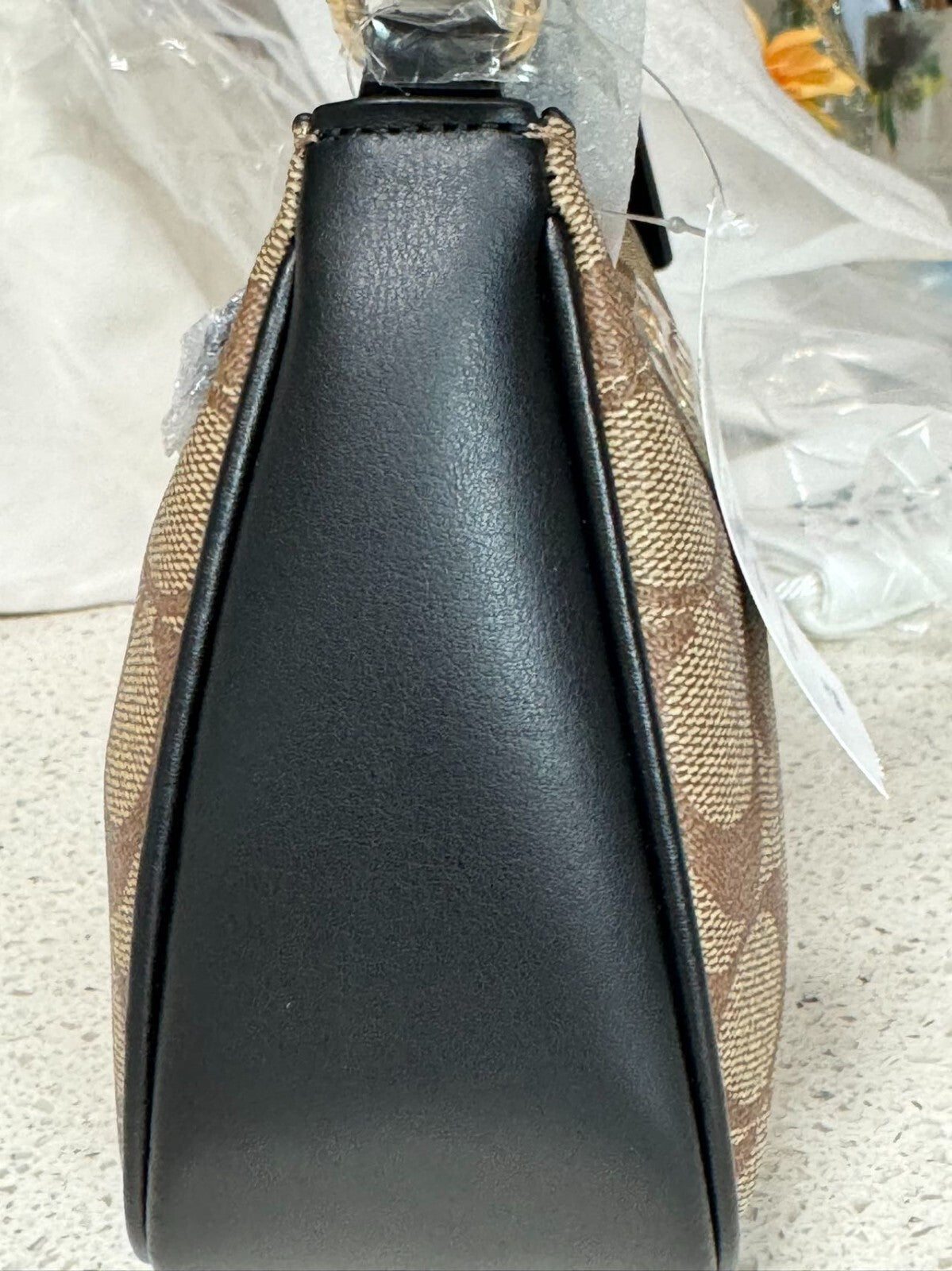 Coach bags Teri Shoulder Bag In Signature Canvas Khaki - CA548