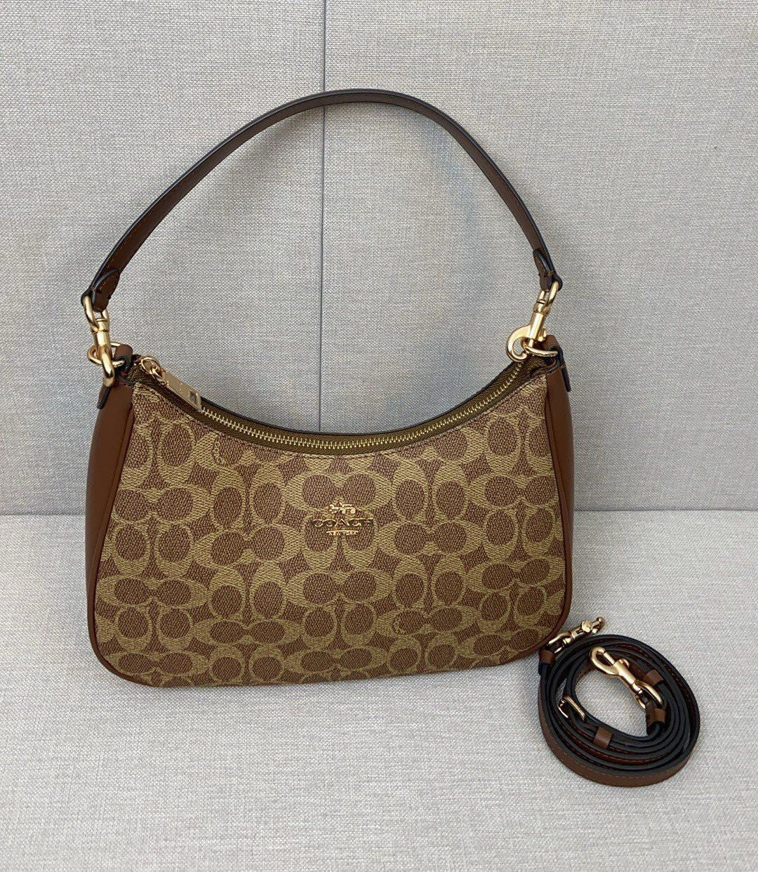 COACH  Teri Hobo Bag Signature Canvas Tan/Brown CV940 Outlet NEW