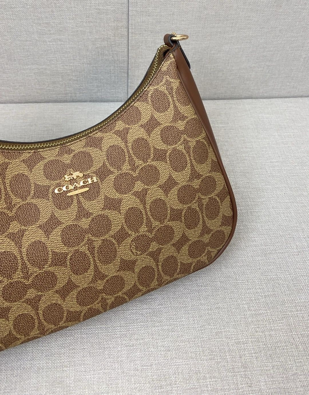 COACH  Teri Hobo Bag Signature Canvas Tan/Brown CV940 Outlet NEW